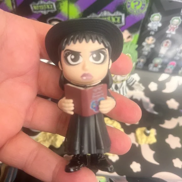 Funko Mystery Minis Beetlejuice Vinyl Figure Set of 3 - Picture 2 of 8